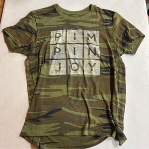 The Shop Forward Pimpinjoy Green Camouflage Graphic T-Shirt - Size M